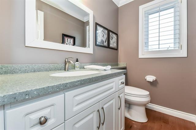 596 Manorwood Ct., Waterloo, Ontario, Canada