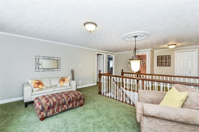 596 Manorwood Ct., Waterloo, Ontario, Canada
