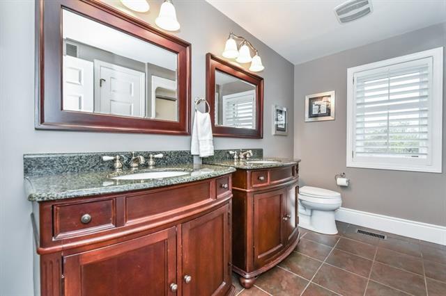 596 Manorwood Ct., Waterloo, Ontario, Canada