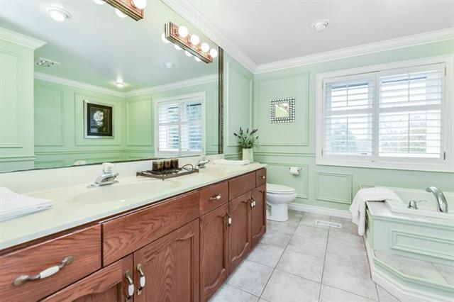 596 Manorwood Ct., Waterloo, Ontario, Canada