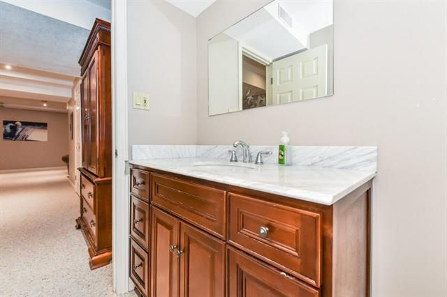 596 Manorwood Ct., Waterloo, Ontario, Canada