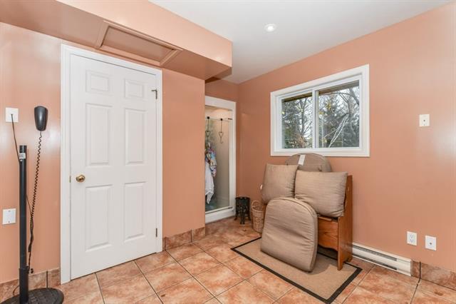 596 Manorwood Ct., Waterloo, Ontario, Canada