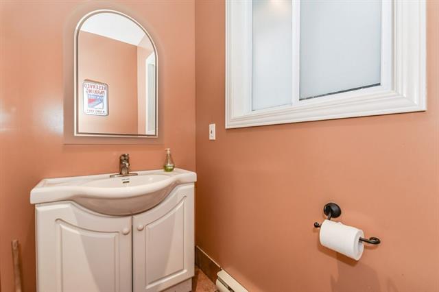 596 Manorwood Ct., Waterloo, Ontario, Canada