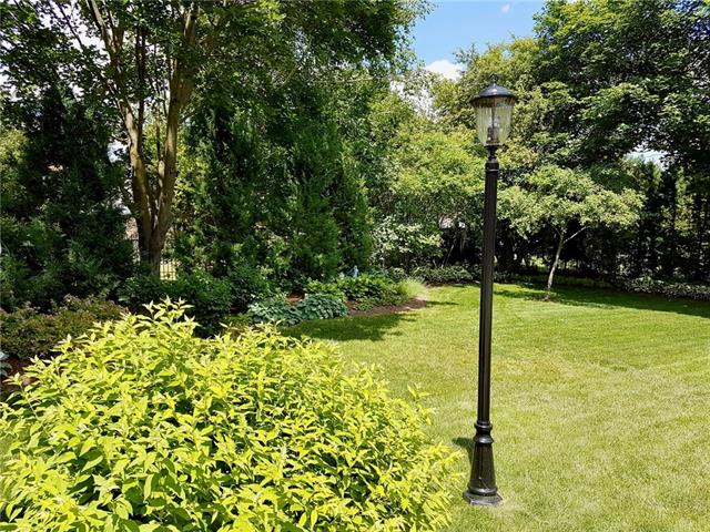 596 Manorwood Ct., Waterloo, Ontario, Canada