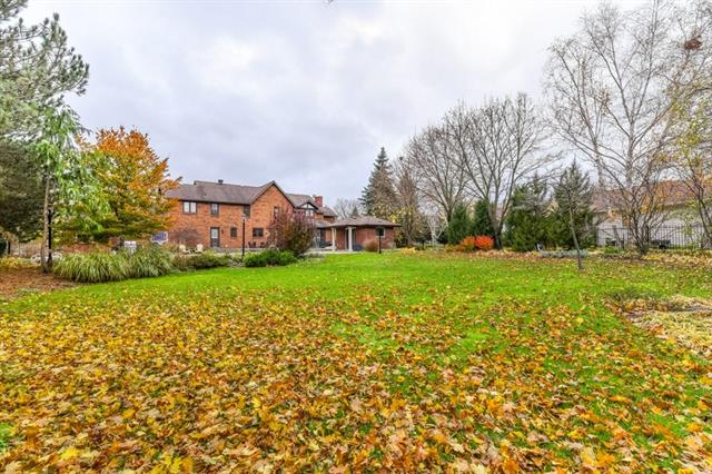 596 Manorwood Ct., Waterloo, Ontario, Canada