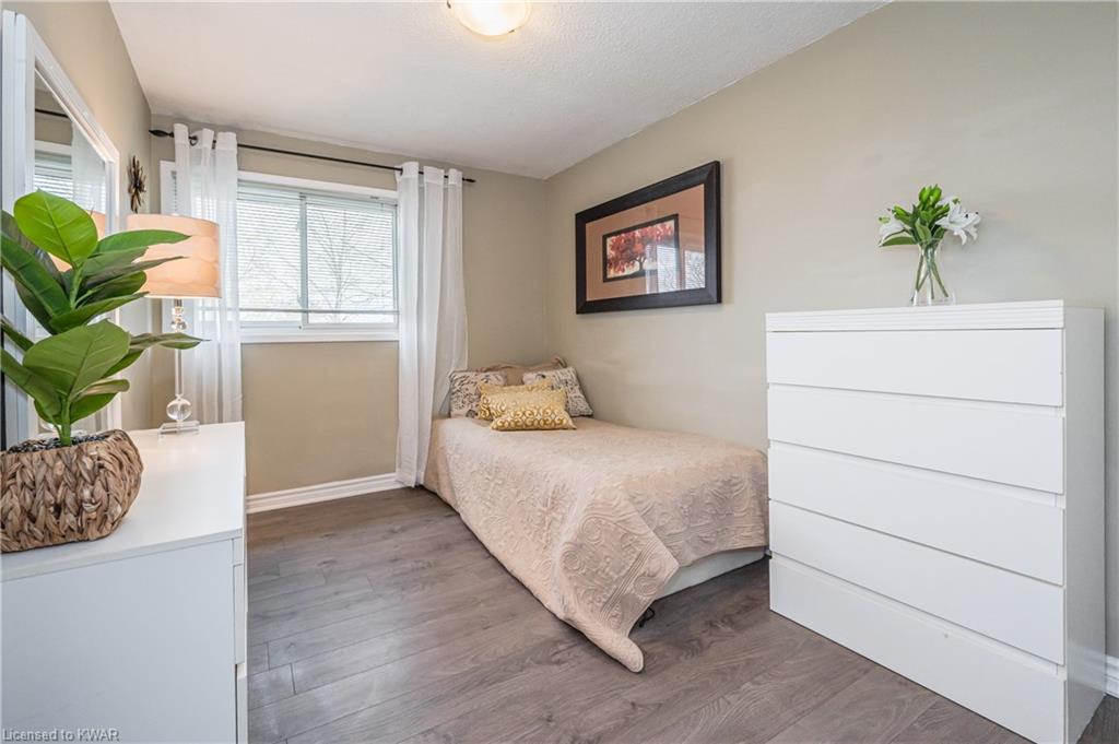 59 DOVERCLIFFE Road, Guelph, Ontario, Canada