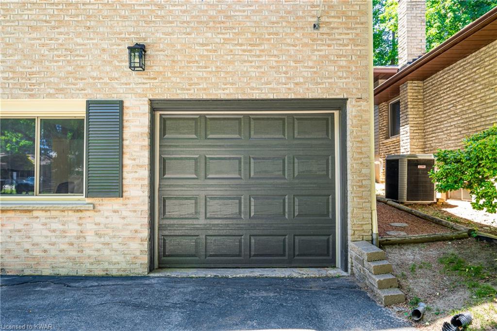 147 COACH HILL Drive, Kitchener, Ontario, Canada