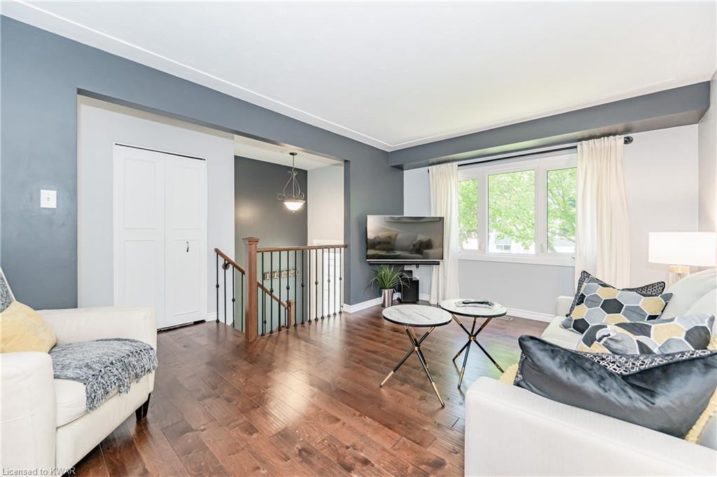 147 COACH HILL Drive, Kitchener, Ontario, Canada