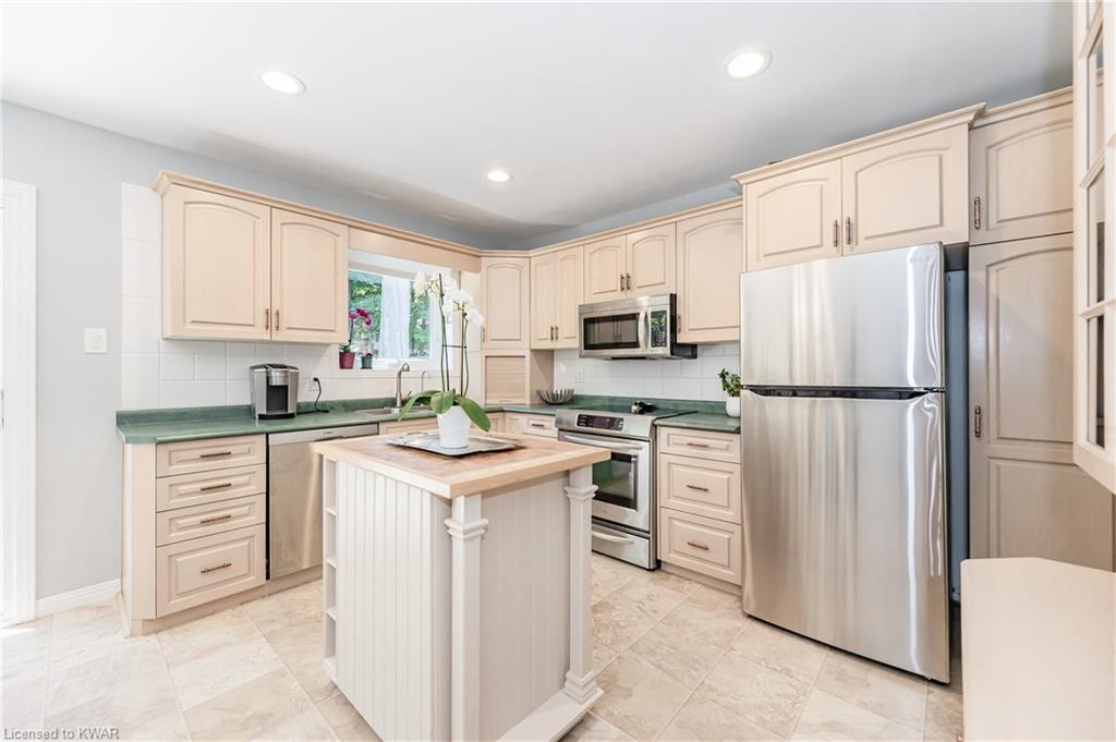 147 COACH HILL Drive, Kitchener, Ontario, Canada