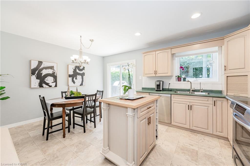 147 COACH HILL Drive, Kitchener, Ontario, Canada