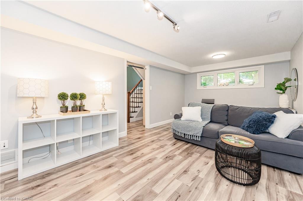 147 COACH HILL Drive, Kitchener, Ontario, Canada