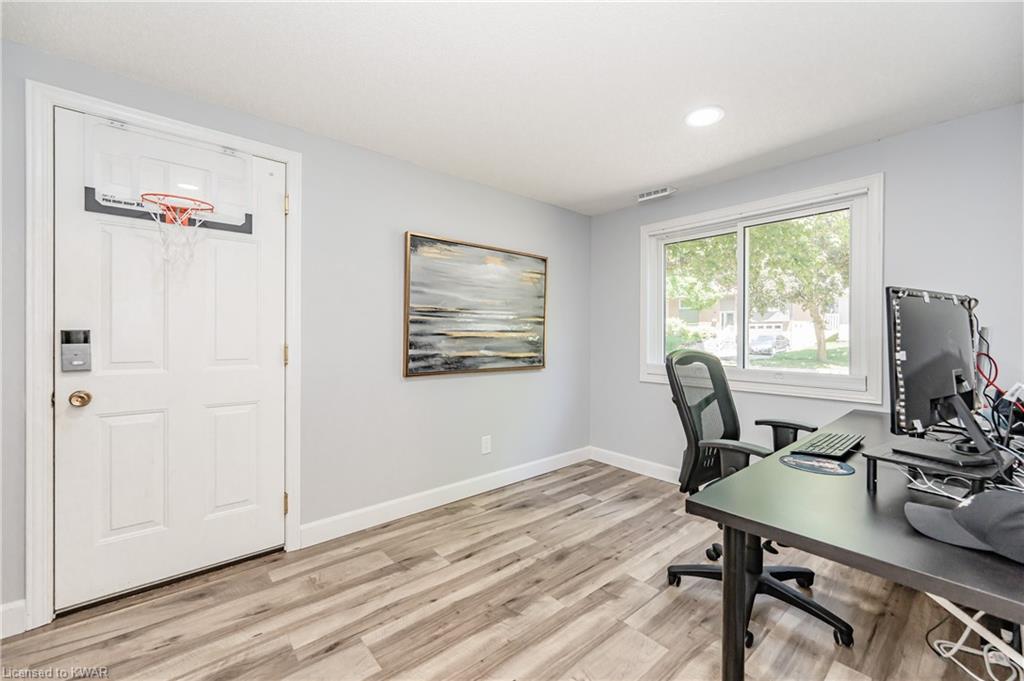 147 COACH HILL Drive, Kitchener, Ontario, Canada