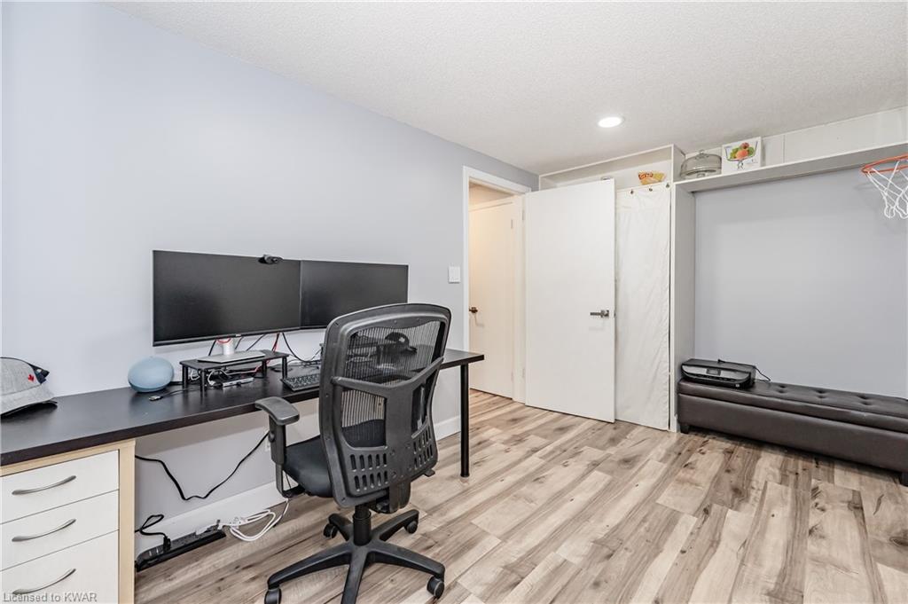 147 COACH HILL Drive, Kitchener, Ontario, Canada