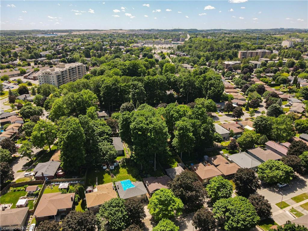 147 COACH HILL Drive, Kitchener, Ontario, Canada