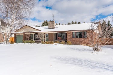 1298 Old Zeller Drive, Kitchener, Ontario, Canada photo 1