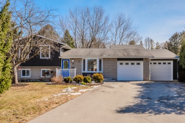 7 Craighead Drive, Fergus, Ontario, Canada photo 1