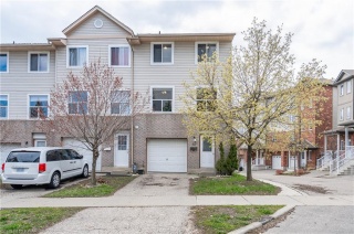 83 MOOREGATE Crescent, Kitchener Ontario, Canada