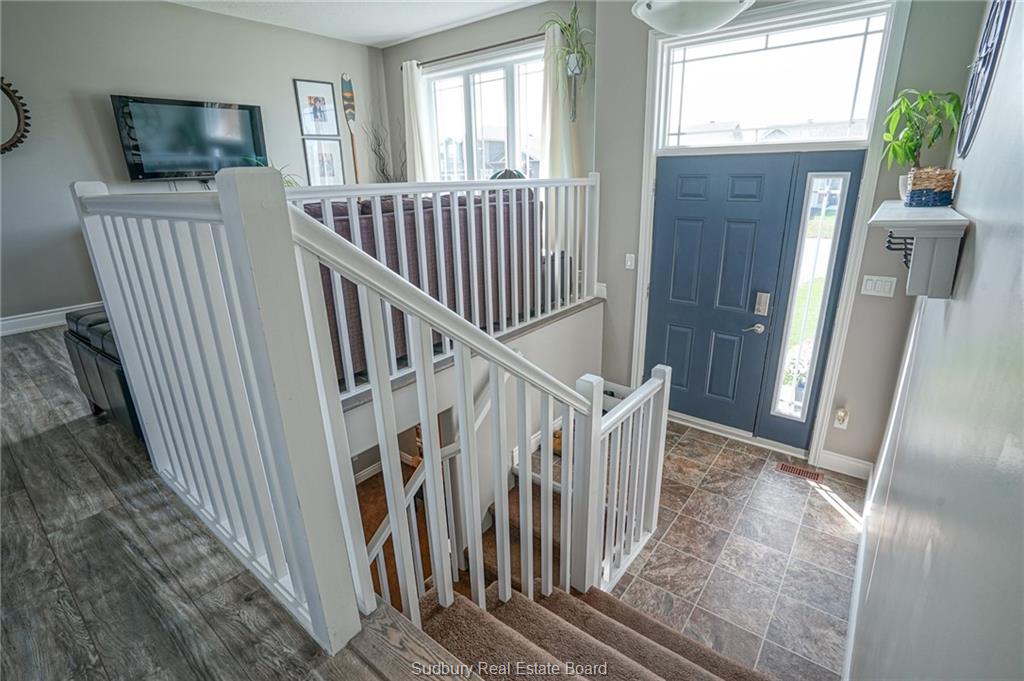 10 Meadowgreen Drive, Garson Ontario, Canada