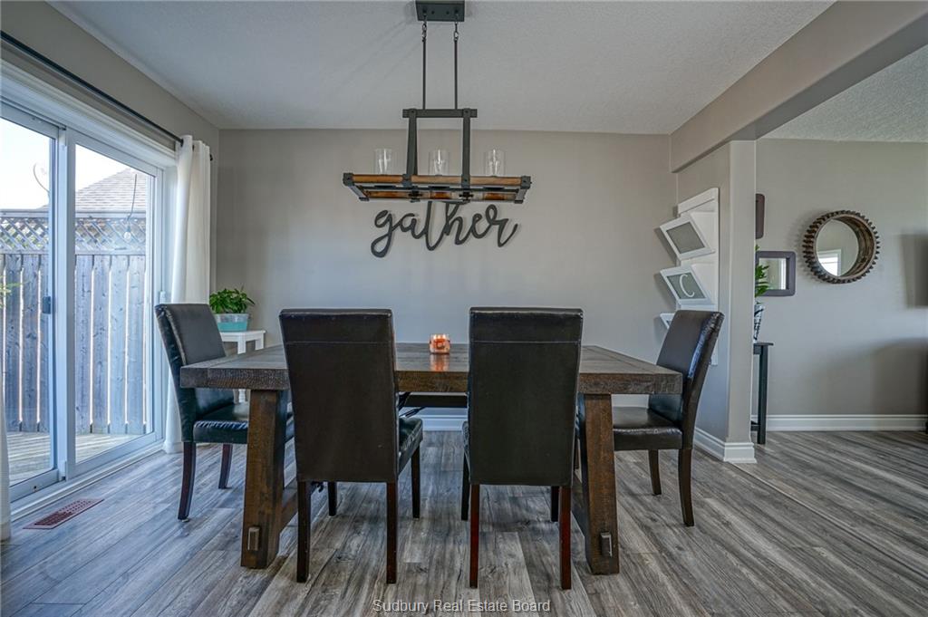 10 Meadowgreen Drive, Garson Ontario, Canada