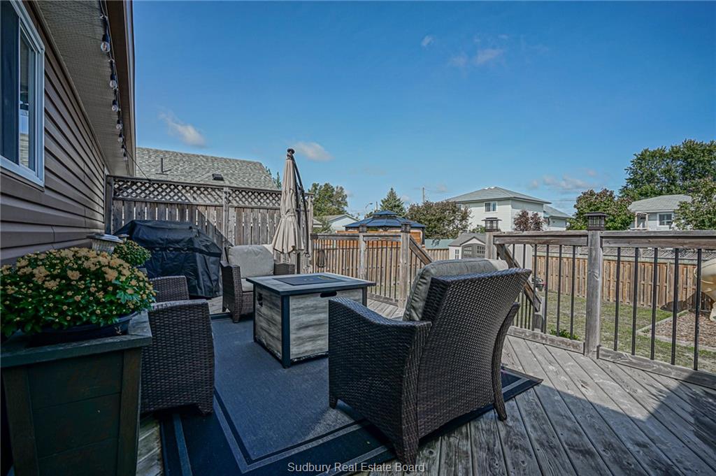 10 Meadowgreen Drive, Garson Ontario, Canada
