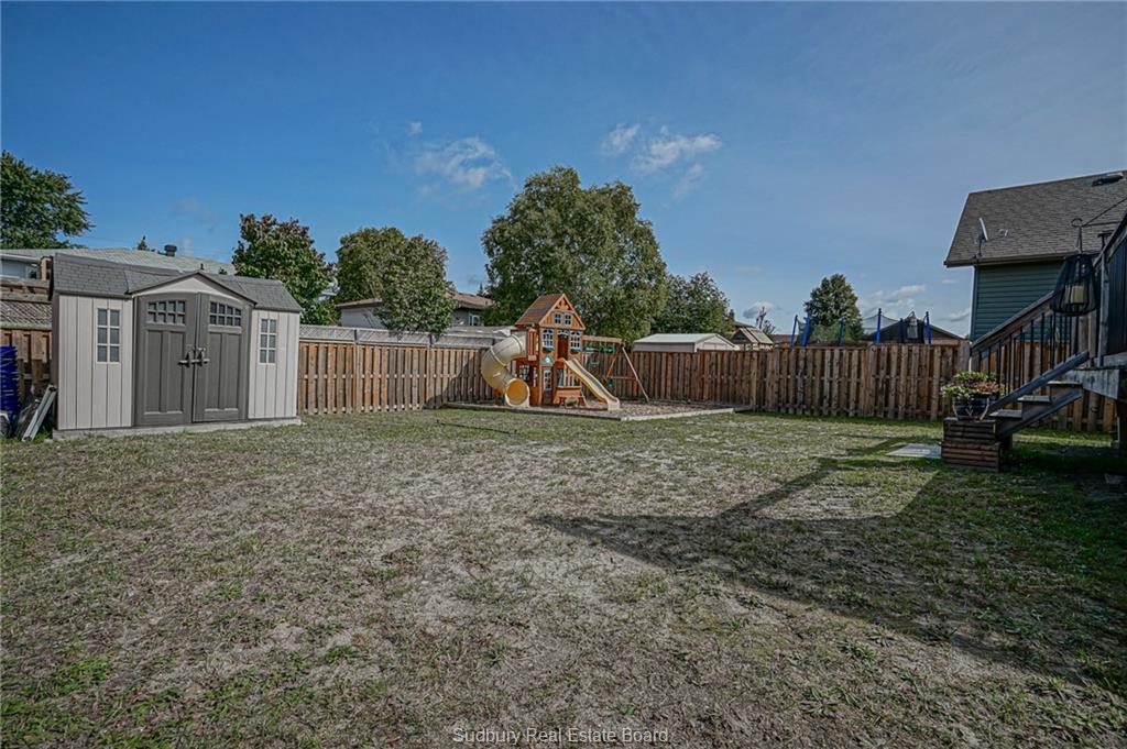 10 Meadowgreen Drive, Garson Ontario, Canada