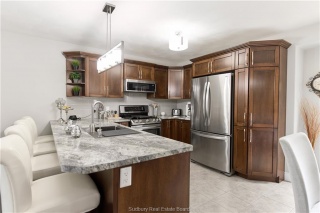 2666 Hummingbird Court, Val Caron Ontario