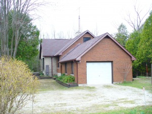 100 Jenny st., Wiarton, Ontario, Canada