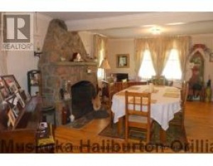 1114 MAIN ST, Dorset, Ontario, Canada