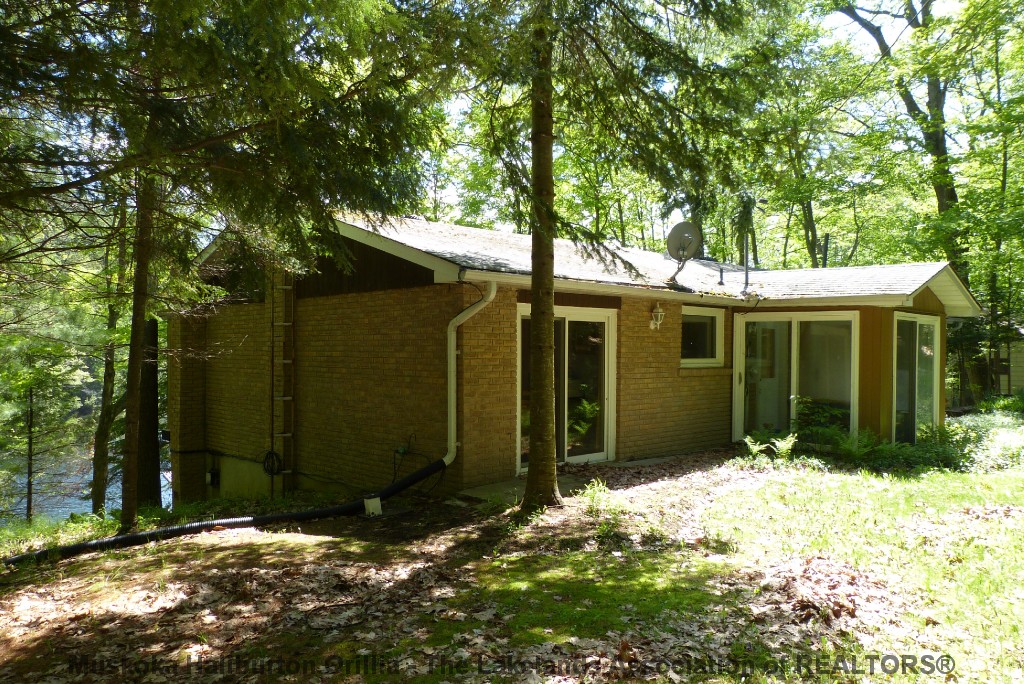 1015 BAYVIEW POINT RD, Dwight, Ontario, Canada