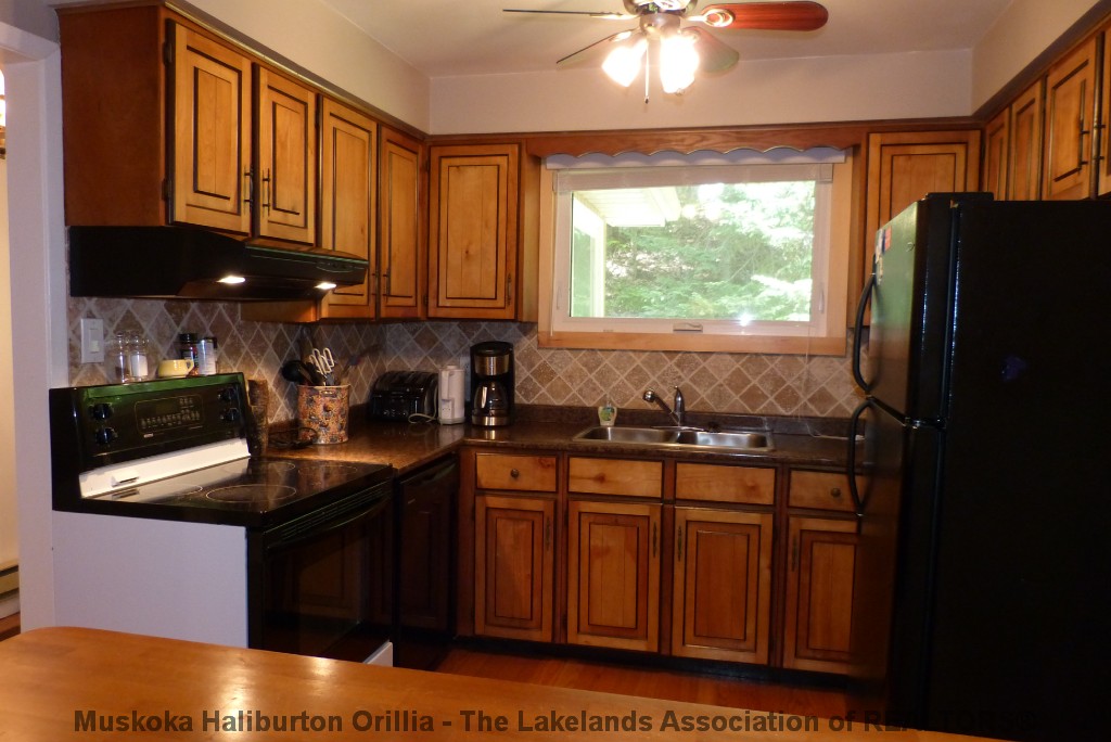 1015 BAYVIEW POINT RD, Dwight, Ontario, Canada