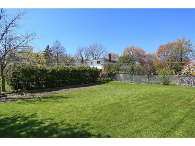 311 SANDOWNE Drive, Waterloo, Ontario Property Details