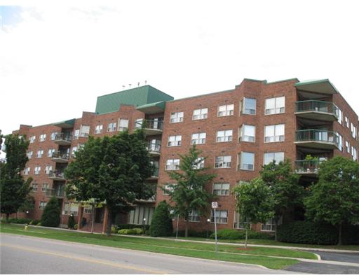 403 - 300 Keats Wa, Waterloo Ontario, Canada