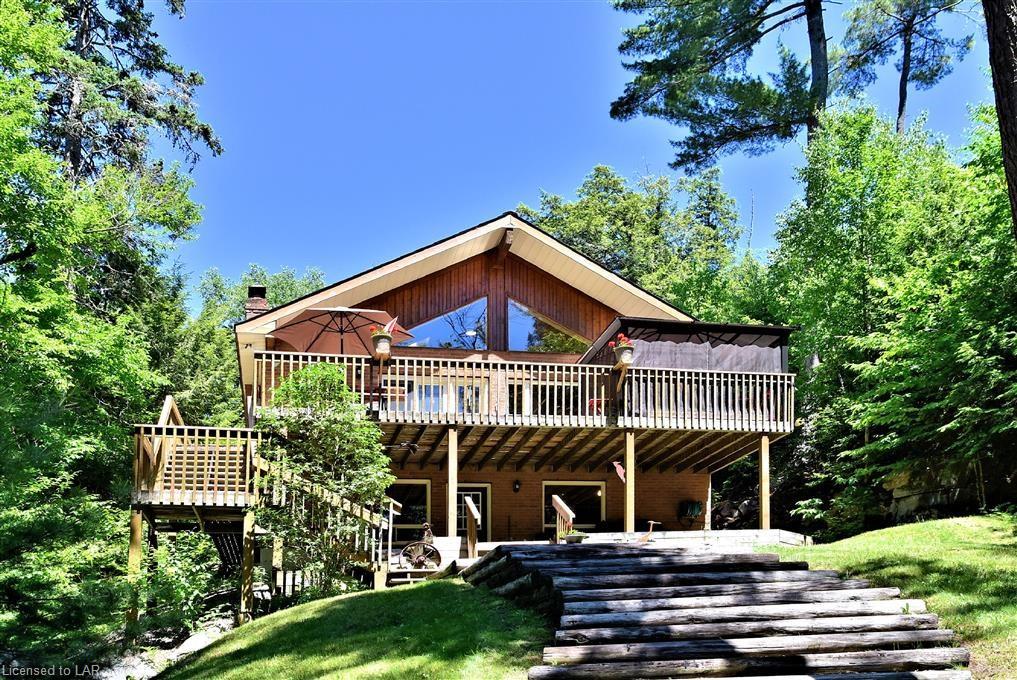 1037 MAYFLOWER Lane, Haliburton Ontario, Canada