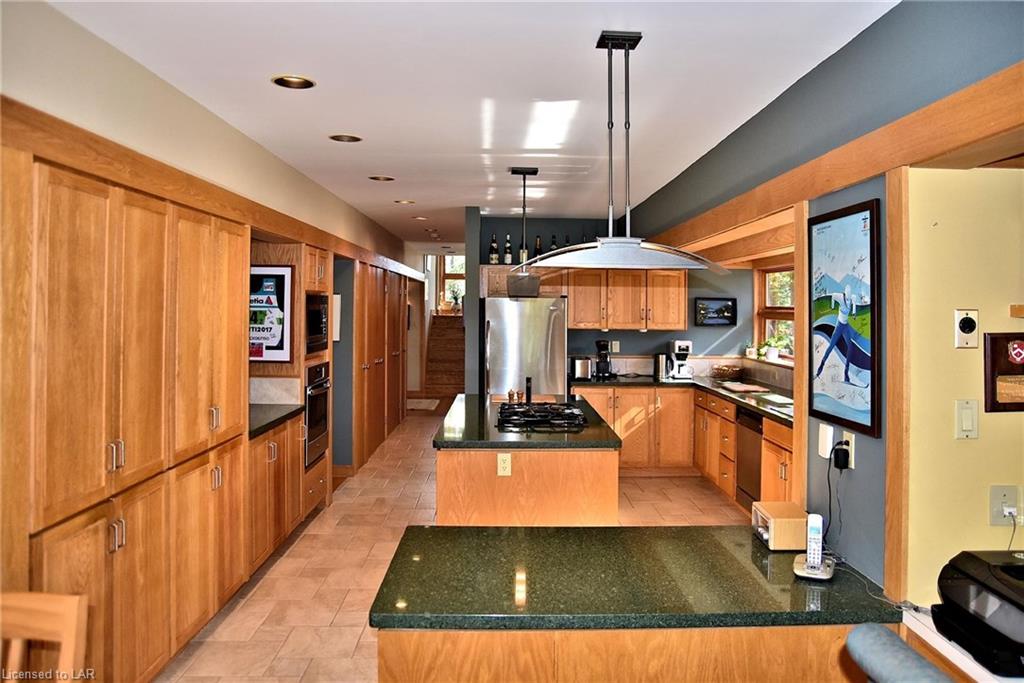 1200 NIDDRIES Lane, Haliburton, Ontario, Canada