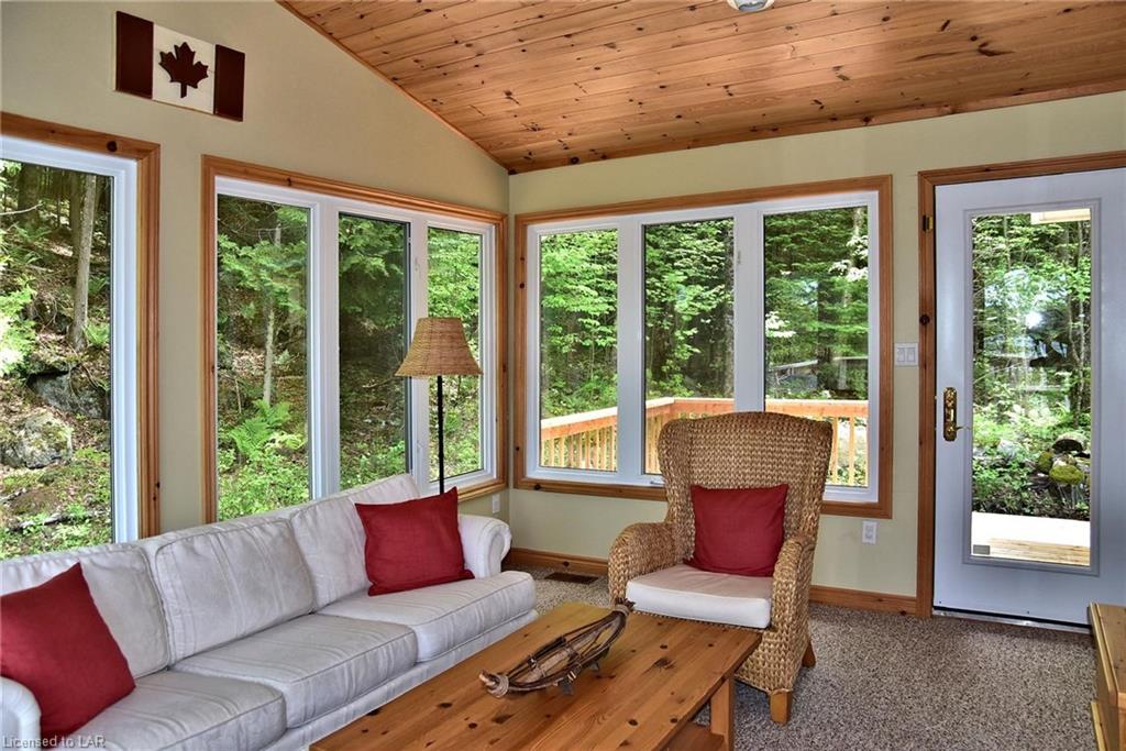 1020 PECAN Drive, Haliburton, Ontario, Canada