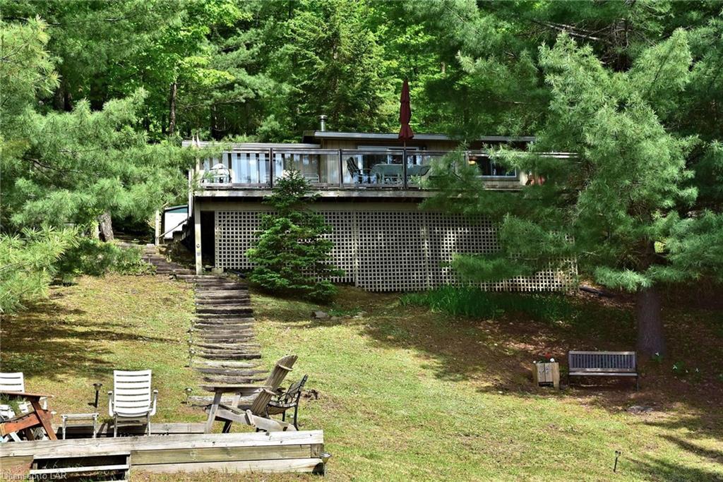 1070 EDITH Crescent, Haliburton Ontario, Canada