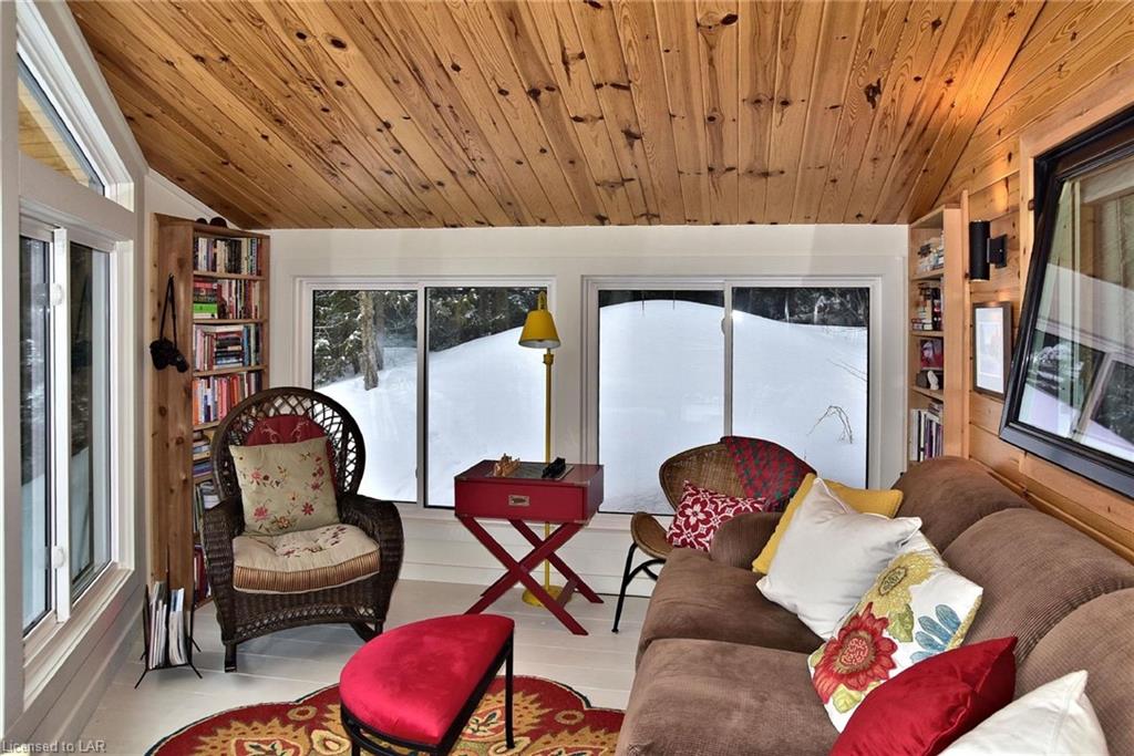 6593 KENNISIS LAKE Road, Haliburton, Ontario, Canada