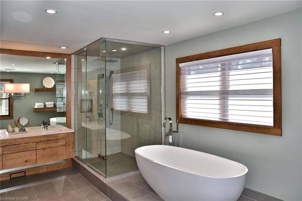 3500 WEST SHORE Road, Haliburton, Ontario, Canada