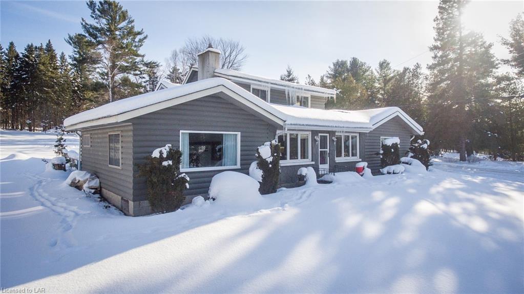 1422 KASHAGAWIGAMOG LAKE Road, Haliburton Ontario, Canada