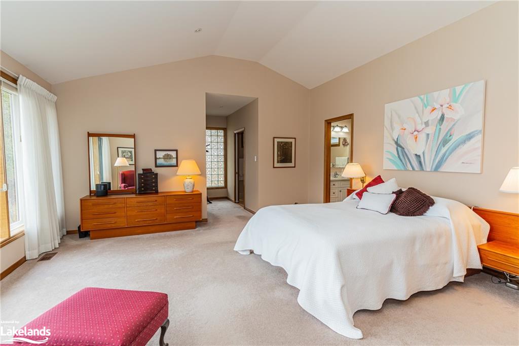 1089 PIONEER Road, Gooderham, Ontario, Canada