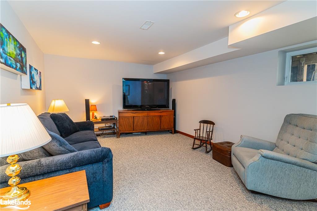 1089 PIONEER Road, Gooderham, Ontario, Canada