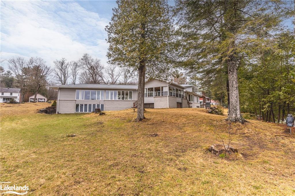 1089 PIONEER Road, Gooderham, Ontario, Canada