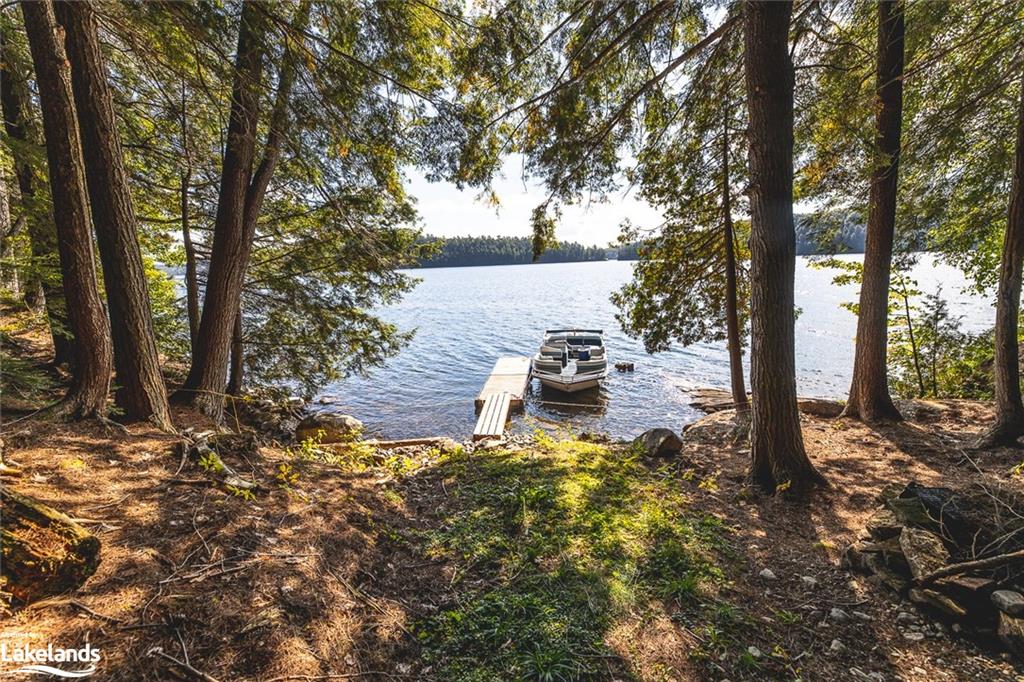 KAWAGAMA LAKE (WAO) Lake, Algonquin Highlands, Ontario, Canada