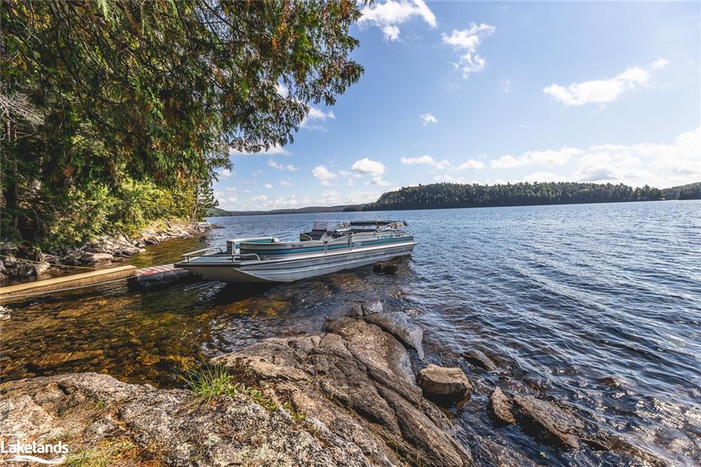 KAWAGAMA LAKE (WAO) Lake, Algonquin Highlands, Ontario, Canada