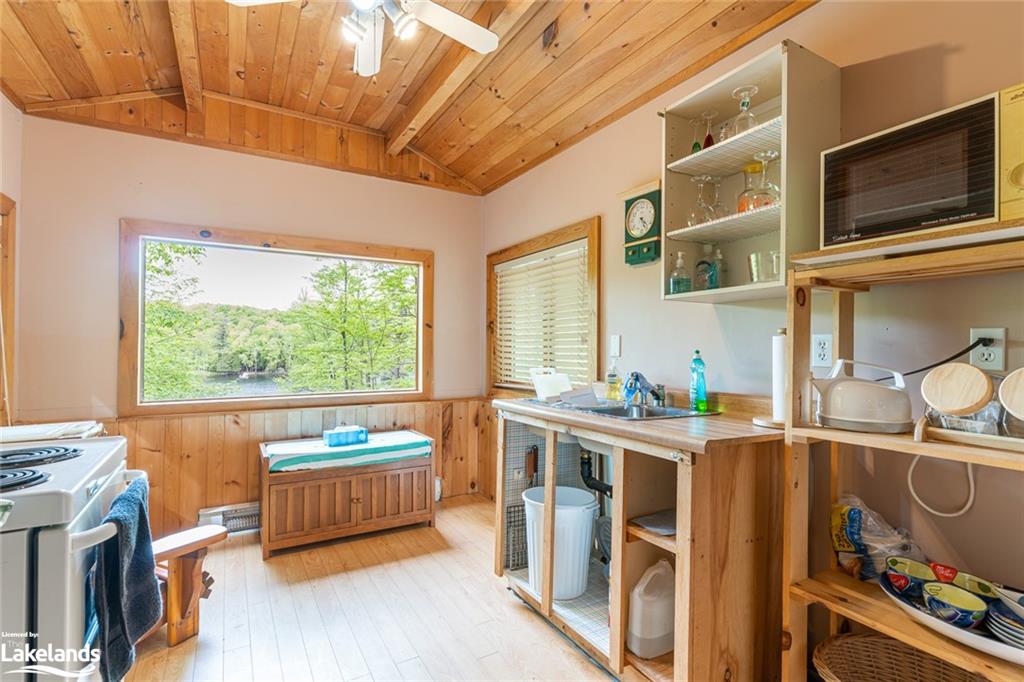 1063 MINK Road, Haliburton, Ontario, Canada