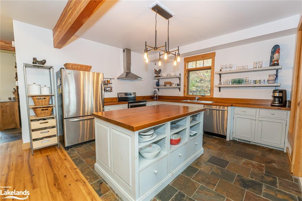 1998 WEST SHORE Road, Haliburton, Ontario, Canada