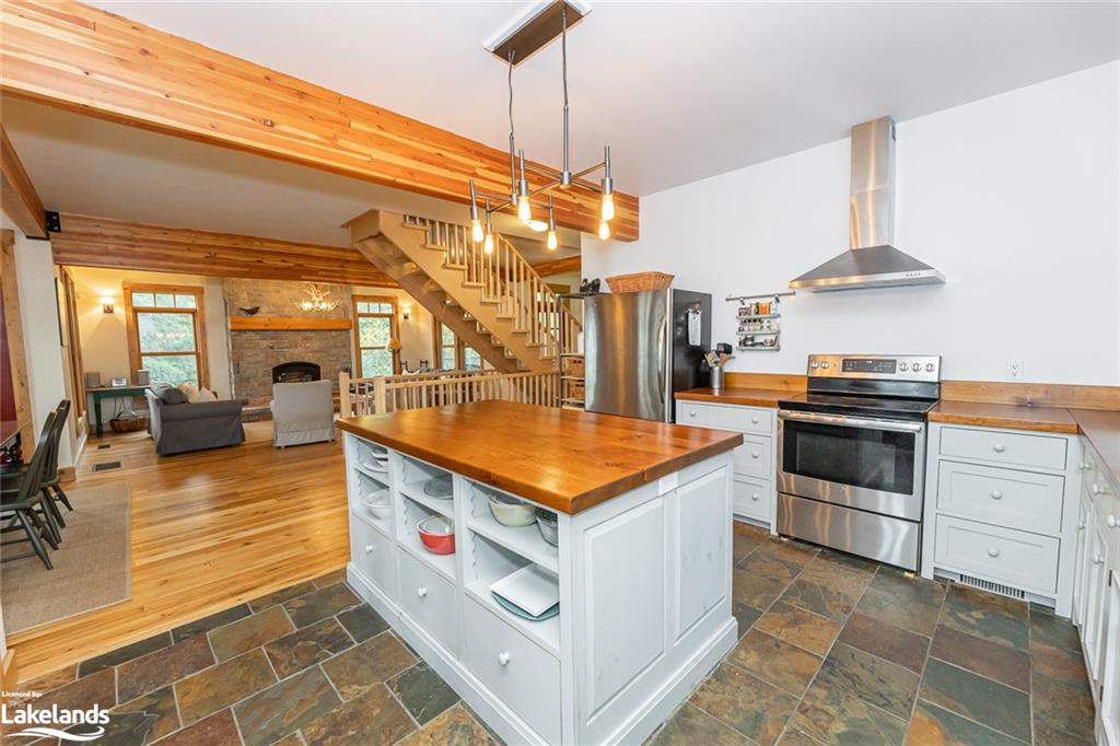1998 WEST SHORE Road, Haliburton, Ontario, Canada
