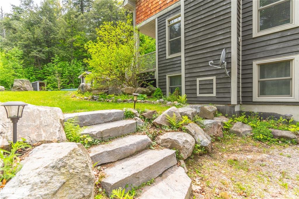 1998 WEST SHORE Road, Haliburton, Ontario, Canada