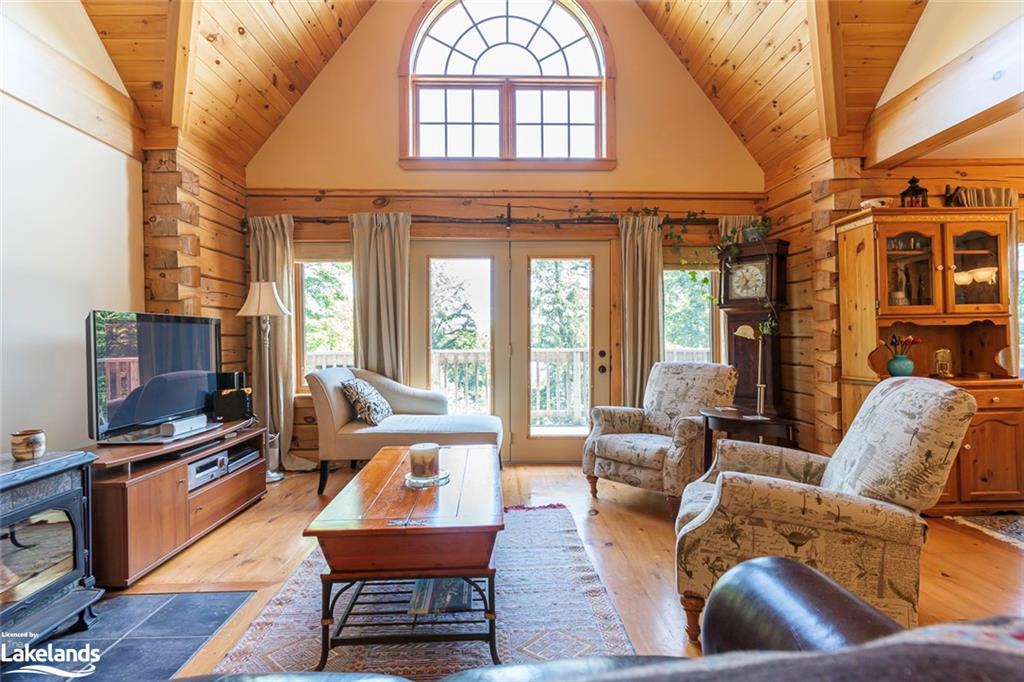 1047 LAND Road, Haliburton, Ontario, Canada