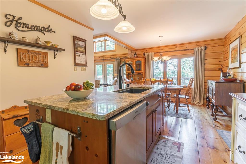 1047 LAND Road, Haliburton, Ontario, Canada